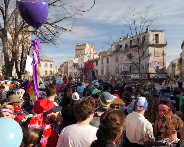 CARNAVAL MARSEILLE La Plaine défilé