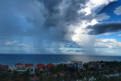 Vue du balcon d'un hôtel en bord de mer Da Nang