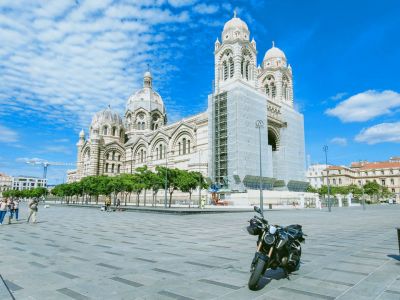 Marseille juin 2020 La Major esplanade