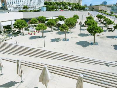 Marseille juin 2020 La Major parvis