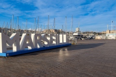 P1001587