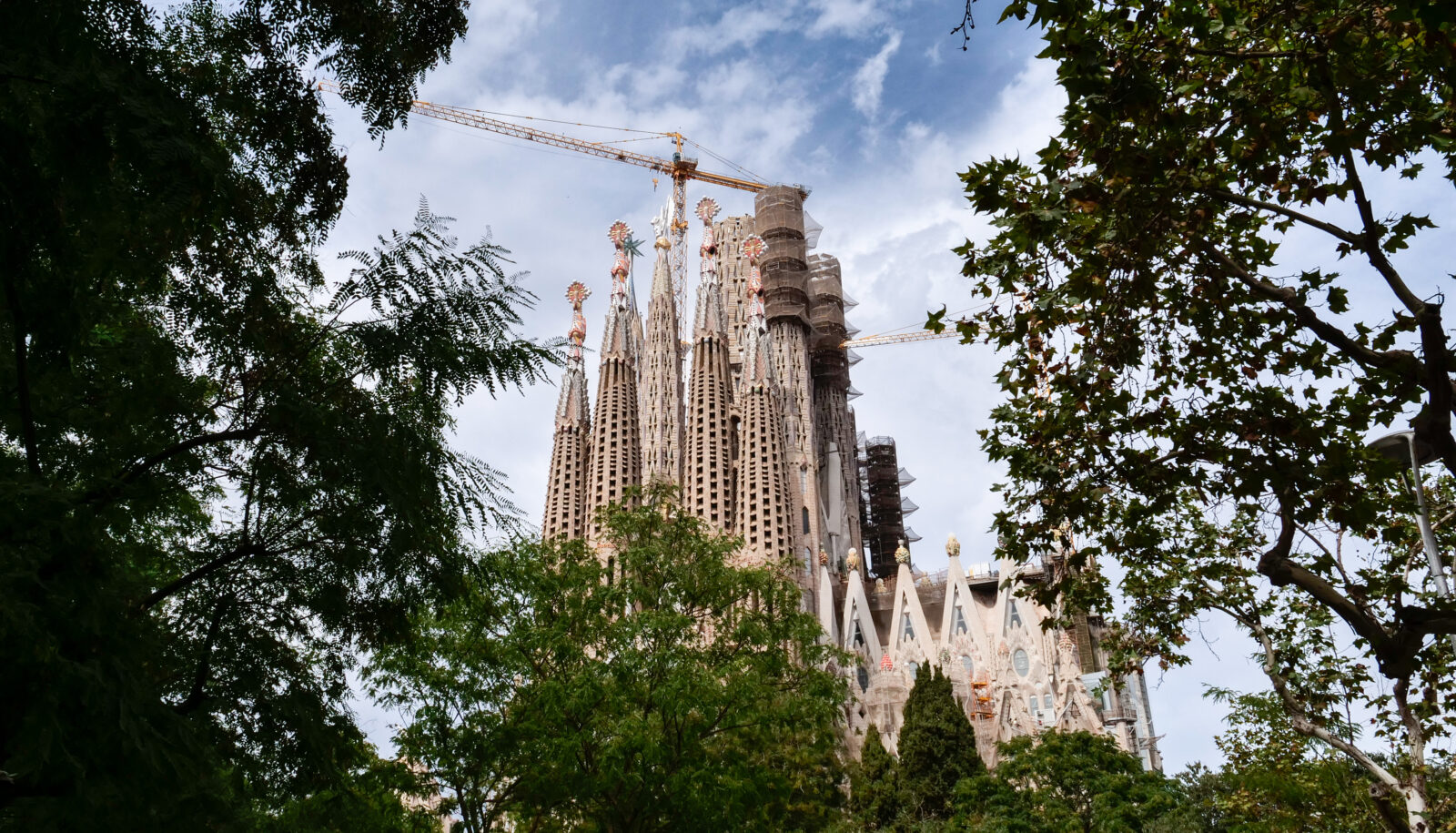 Sagrada Familia et éléments de la nature