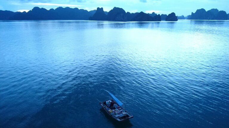 Croisière 5 étoiles en jonque sur la Baie de Ha Long au Viêtnam