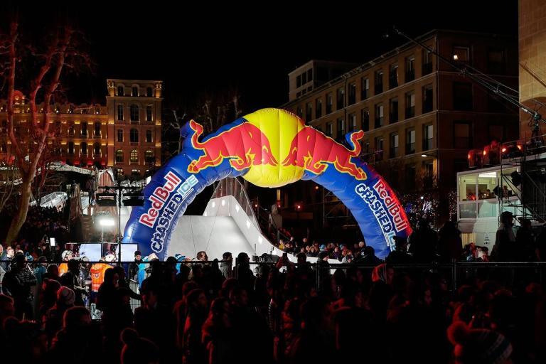 Red Bull Crashed Ice débarque à Marseille : Le spectacle glacé qui va vous faire frissonner !