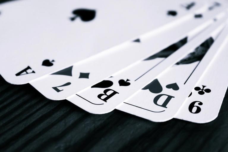 Comprendre une stratégie poker niveau confirmé : comprendre l’effet de levier
