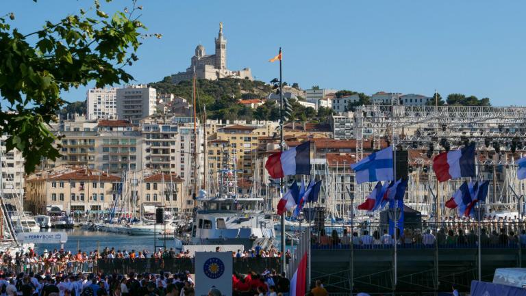 Défilé militaire terrestre et aérien du 14 juillet à Marseille sur le Vieux Port