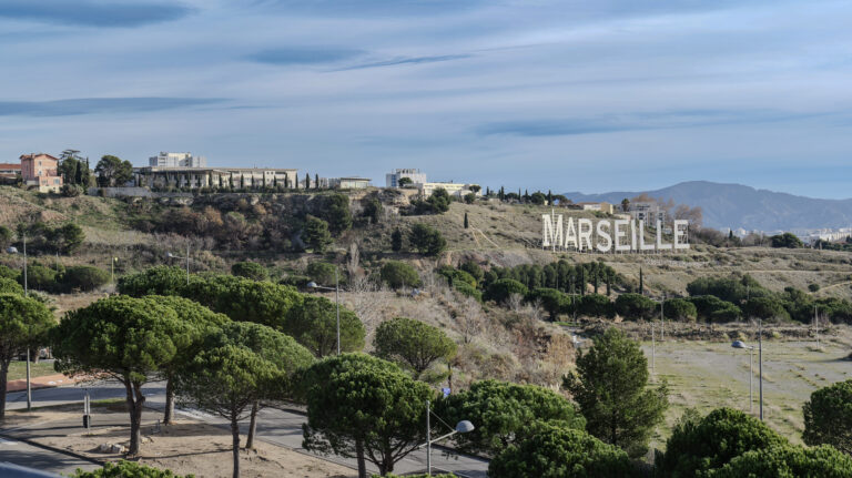 Hiver Marseillais : Charme Méditerranéen au Vieux-Port, Élégance à l’Intercontinental, et Ruelles Historiques du Panier