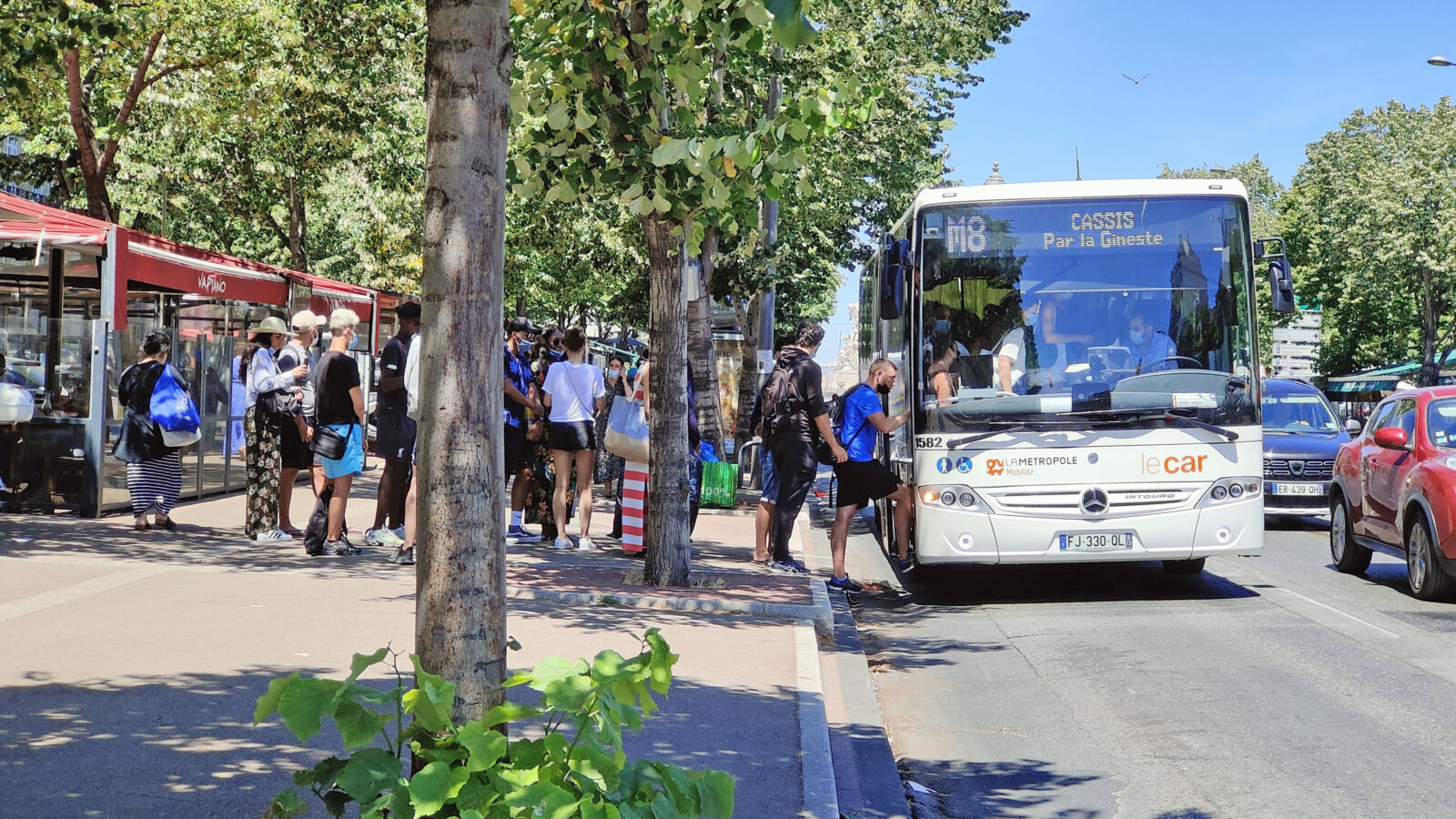 Bus Marseille Cassis par la route de la Gineste.