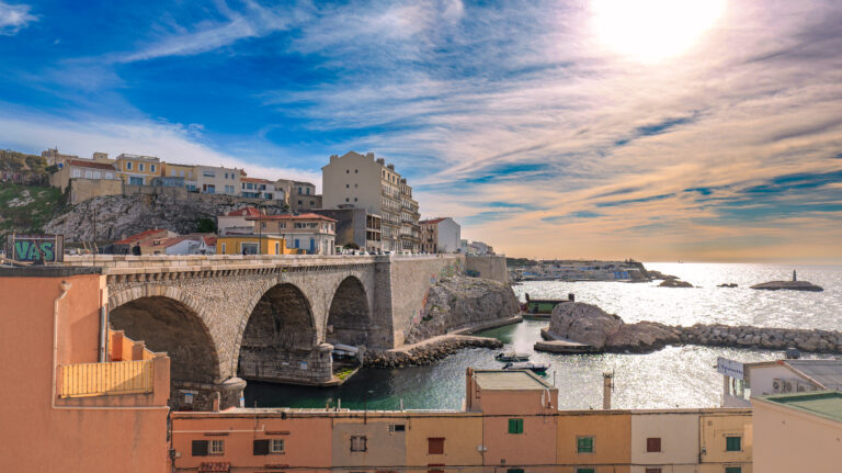 Les Quartiers Sud de Marseille : Un Paradis entre Mer et Village