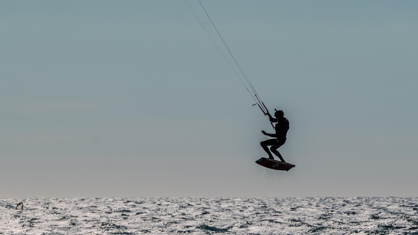 kitesurf à Marseille jump
