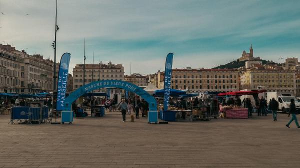 marché alimentaire du Vieux-Port de Marseille dimanche