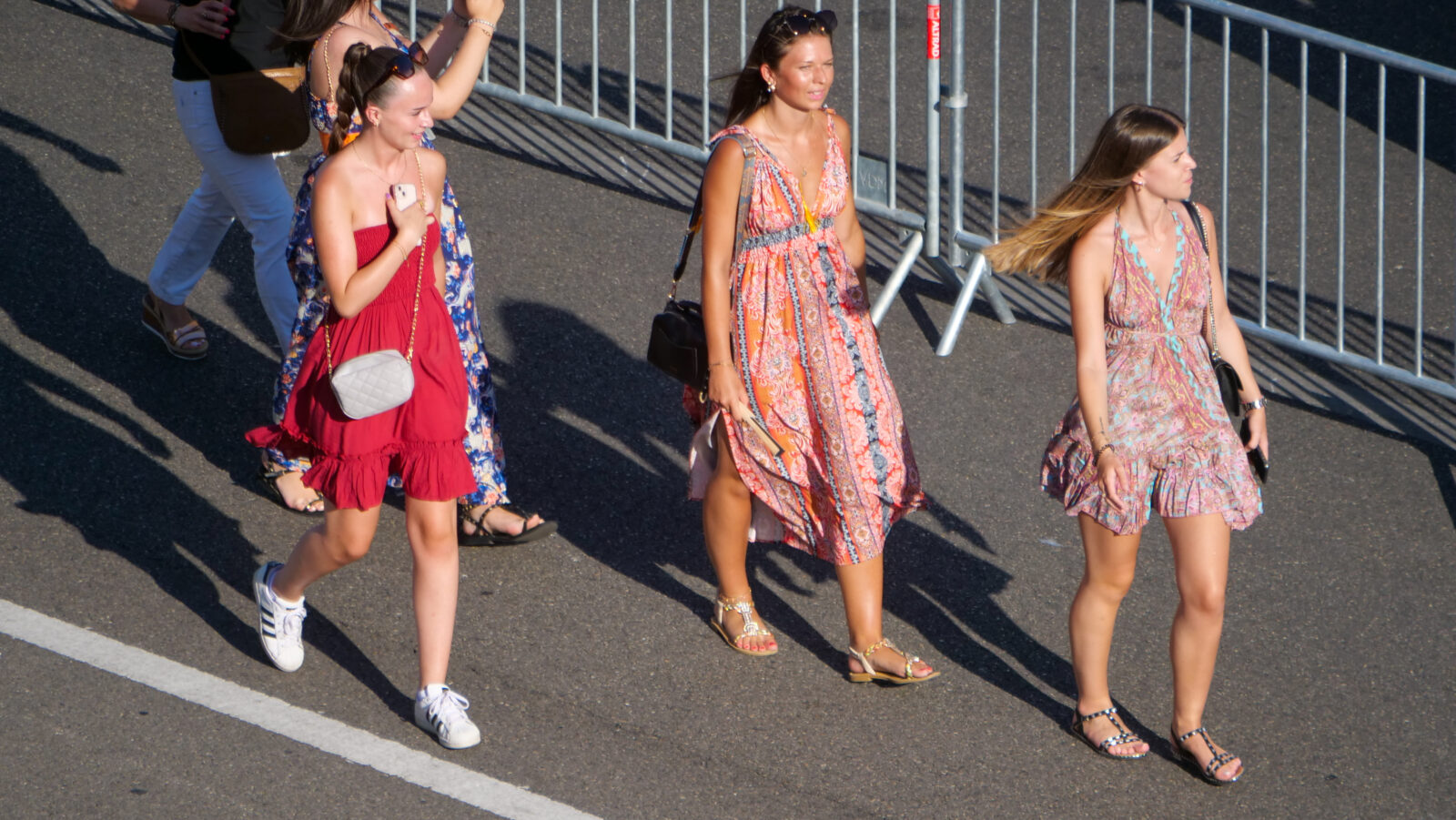 spectatrices défilé du 14 juillet à Marseille