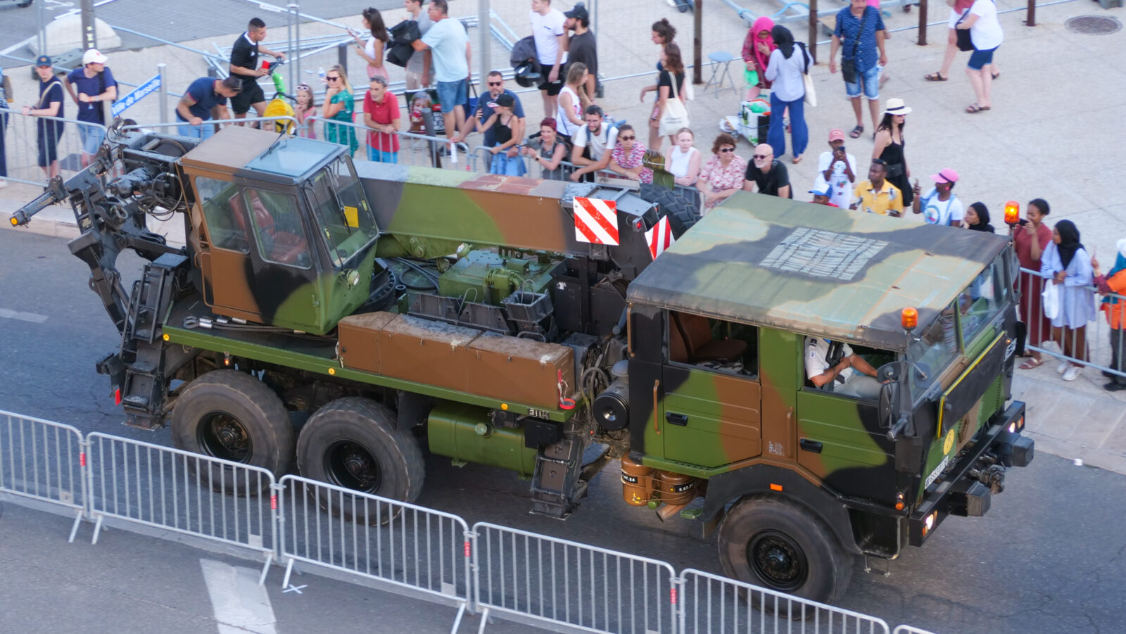 utilitaire défilé du 14 juillet à Marseille