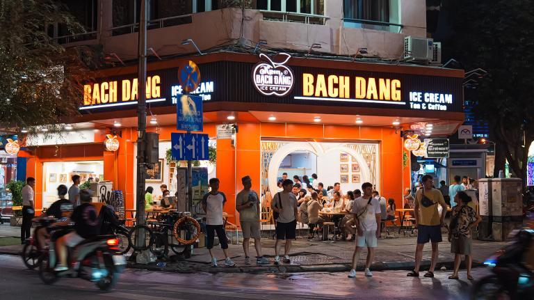 Dégustez une glace à (Kem) Bach Dang Lê Lợi / Pasteur à Saigon Viêtnam