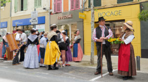 costumes Transhumance Salon de Provence