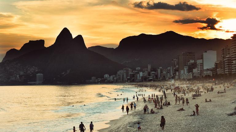 Rencontrer des Gens en Voyage : astuces pour Tisser des liens partout dans le monde