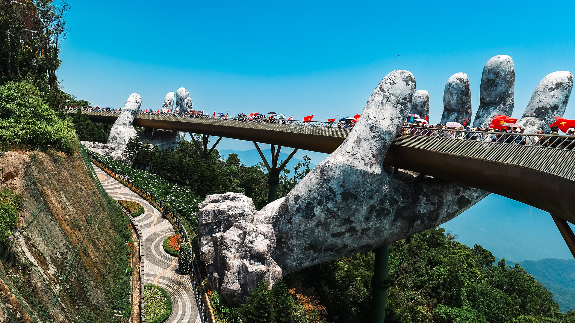 Ba Na Hill visiteurs golden bridge sunworld