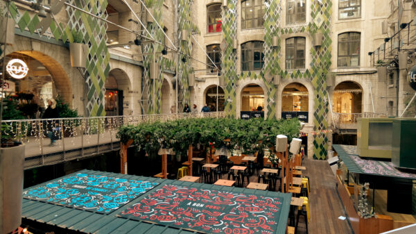 Docks Village à Marseille cour intérieure