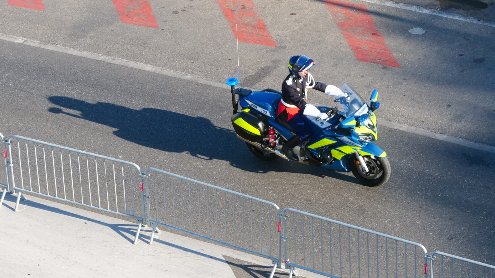 gendarme défilé du 14 juillet à Marseille