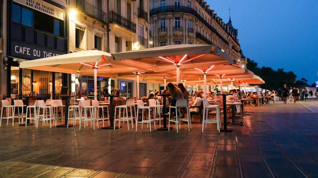bar comédie la nuit promenade à Montpellier