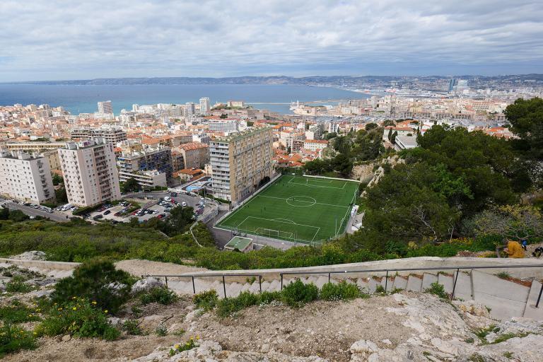 Skateboard à Marseille : Les Meilleurs Spots et Pourquoi Vous Devriez Skater ici le Weekend