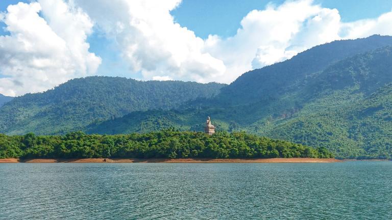 Faites l’expérience ultime de canyoning et de baignade au parc national de Bach Ma, paradis caché à proximité de Hue !