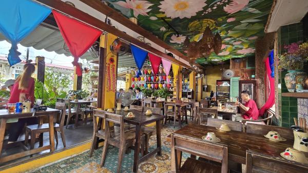 Restaurant secret garden Saigon