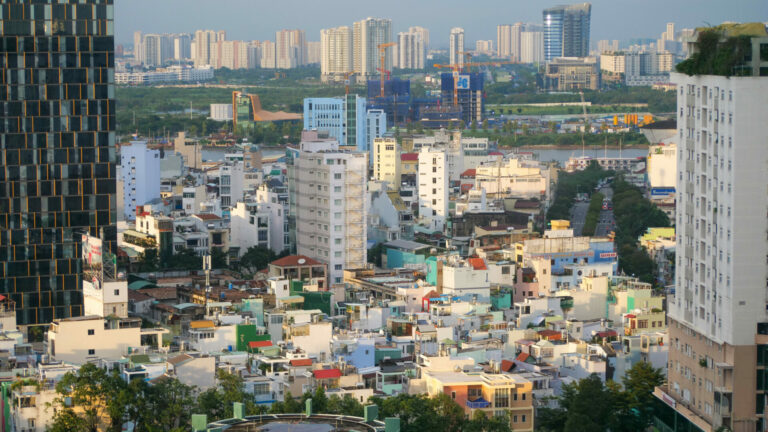 Skyscrapers, skyline et rooftop à Saigon tour d’horizon de Ho Chi Minh Ville